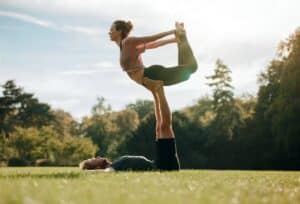 Acrobalance: l’arte acrobatica che potenzia la fiducia e la collaborazione